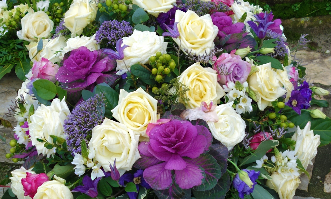 Funeral Flowers: A Little Guide to Sending Funeral and Sympathy Flowers