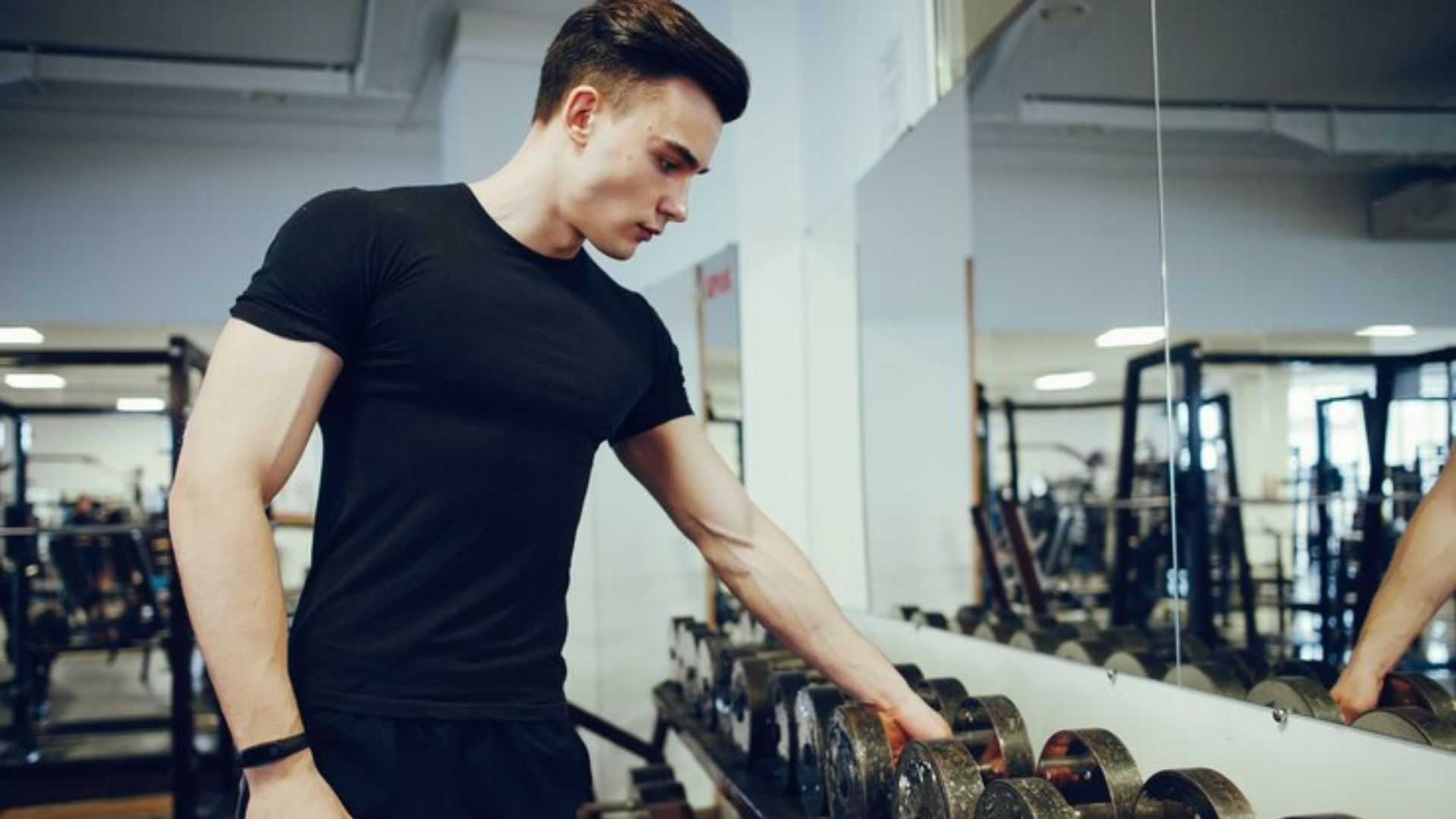 Important Factors to Remember When Choosing Workout T-shirts Online for Mens?