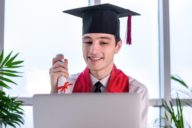 Why Postgraduate Programs Online Are Becoming the First Choice for Global Learners